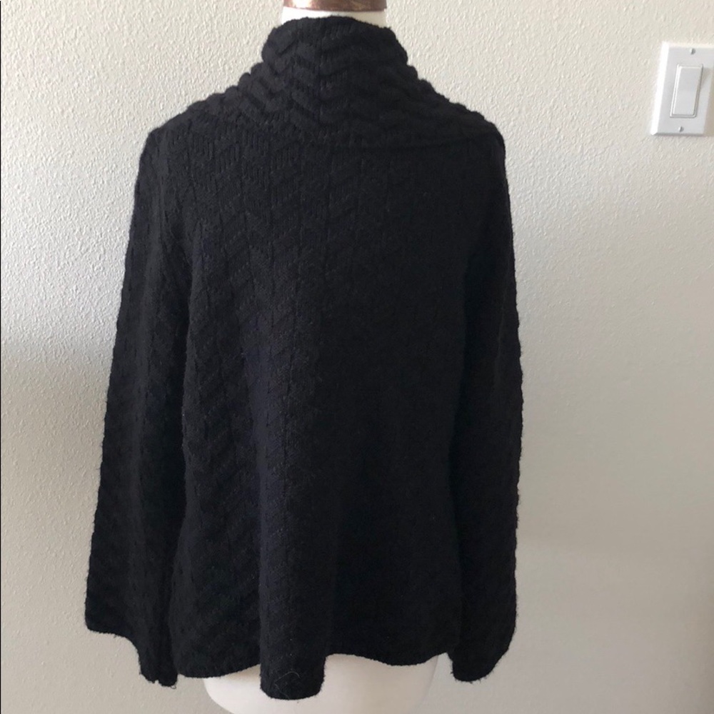 ——> Single Button Collared Sweater<—— - Picture 3 of 5